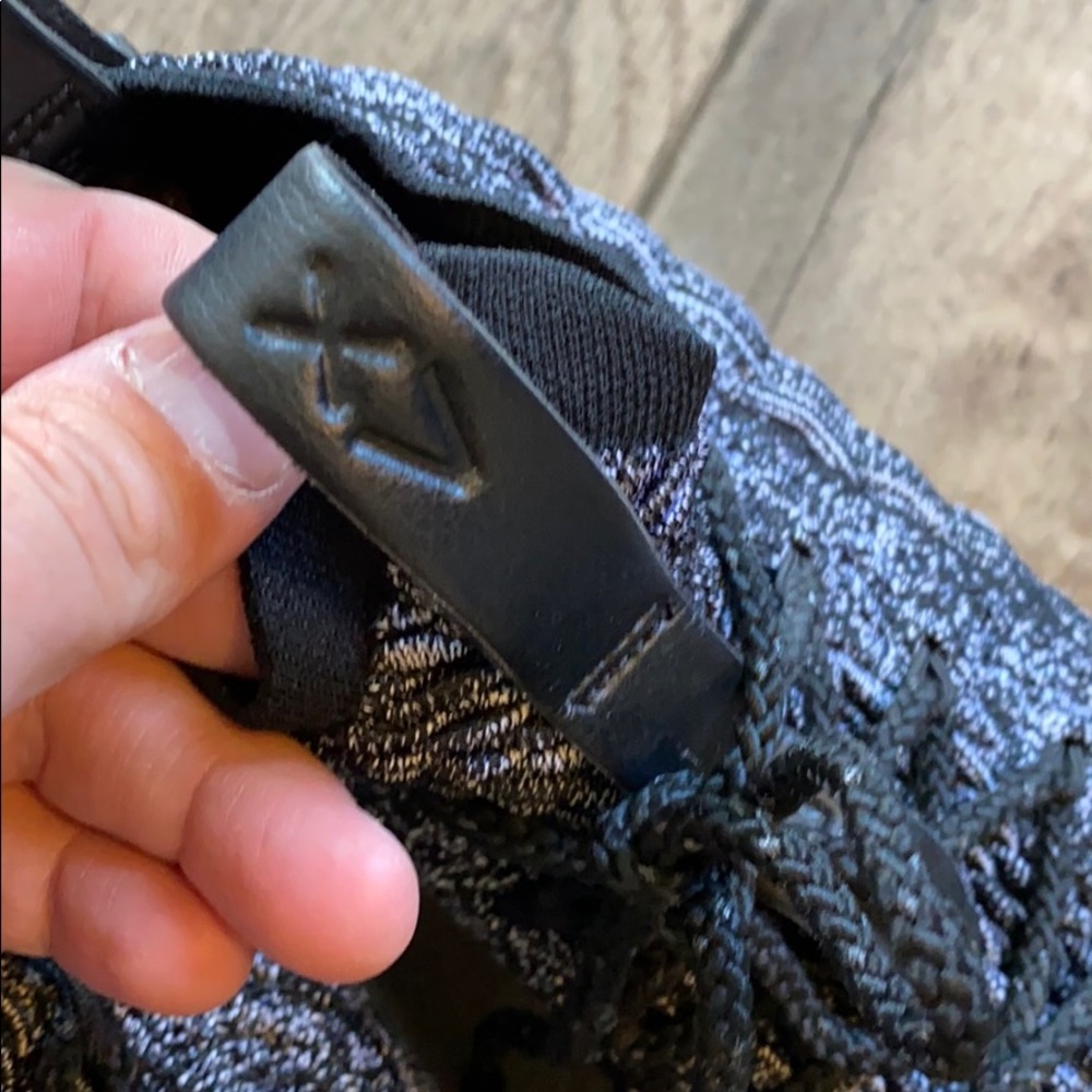 Nike Black and White Women's Sneakers - Picture 5 of 13